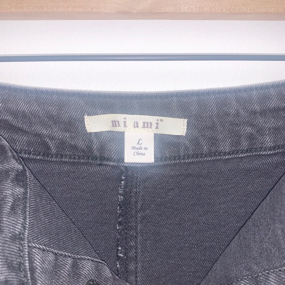 Miami Button-Front Raw Hem Mini Denim Skirt - Picture 4 of 5